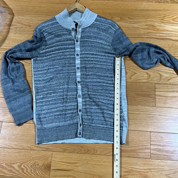Armani Exchange button up sweater with pockets, size medium in great condition. - Picture 6 of 6